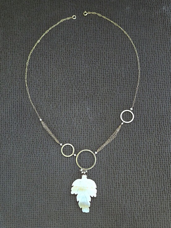 Artisan Crafted Jewelry - Mother of Pearl Leaf🍁 Pendant Necklace - NWOT